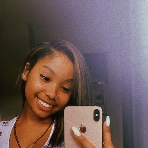 Meet your Posher, Alia